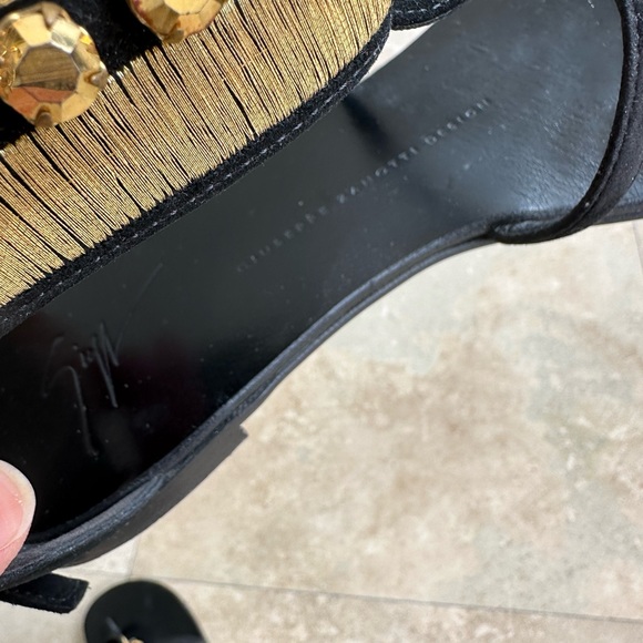 Fabulous Giuseppe Zanotti Gladiator flat sandals size 37-1/2 - Picture 3 of 10